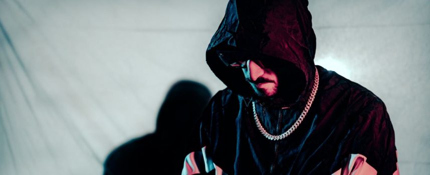 “Rivoluzione”: il nuovo singolo di Rico Mendossa è un inno a migliorarsi