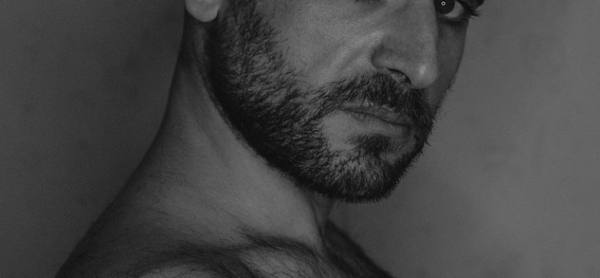 “Travis”: Roy Zen racconta l’incomunicabilità tra artisti e società nel suo nuovo album