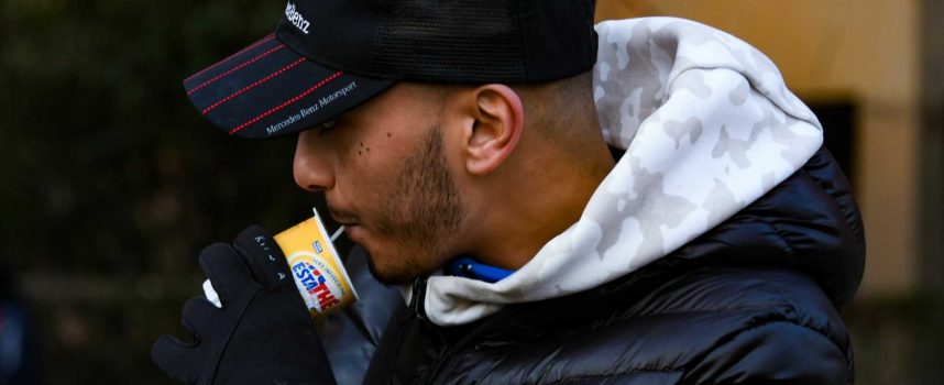 Mamacita è il singolo di Ommy disponibile con il video su YouTube