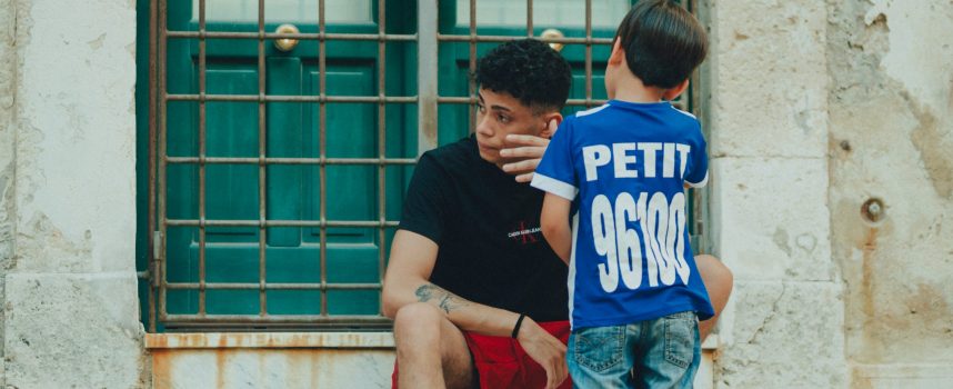 Petit è il singolo ufficiale di Don Pero, disponibile anche su YouTube