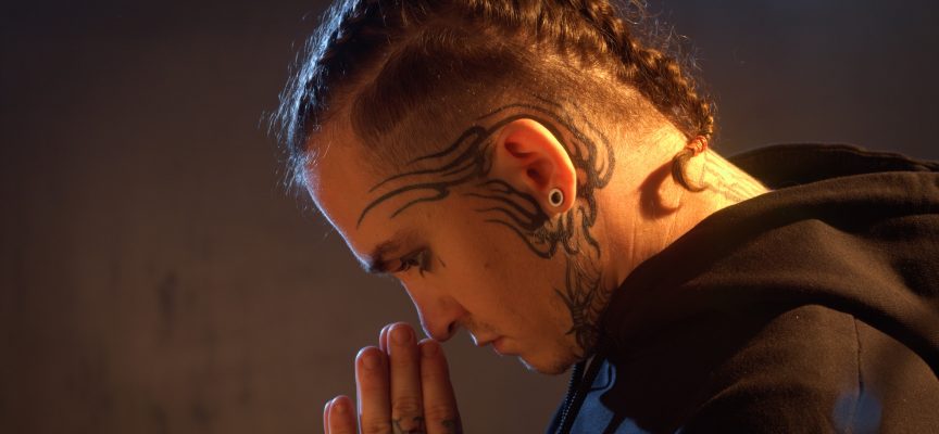 SAINT pubblica il nuovo singolo COME UNA STAR!