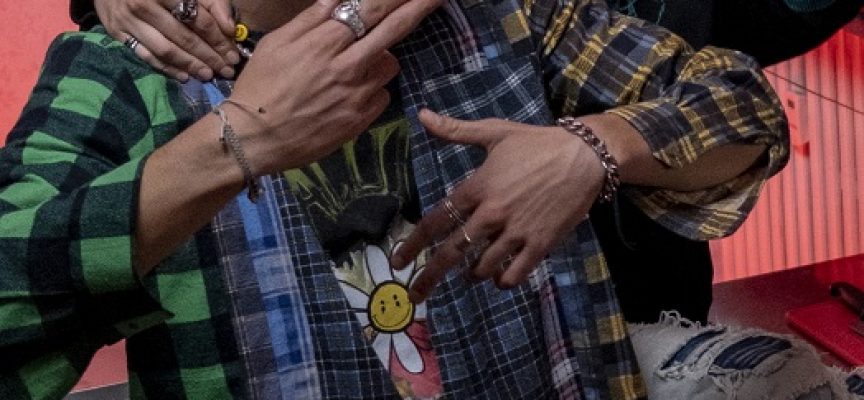 “Rocco Morabito”: il nuovo singolo dei Neo13 mescola rap ed esoterismo, sacro e profano