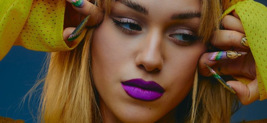 SHARI: disponibile da ora il visual video del nuovo singolo “Non esisto”, fuori per Columbia Records/Sony Music Italy