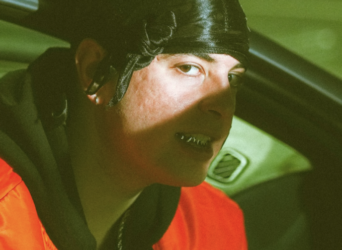 DOOPLER pubblica “BENZ FLUO”: nostalgia trap e rivalsa personale nel nuovo singolo