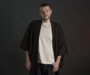 La cella di fronte, Kento porta in teatro l’esperienza nelle carceri minorili