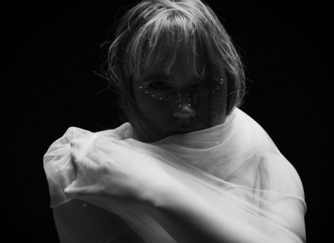 “Echi d’ombra” è il manifesto emotivo di Jey tra tensione lirica e rabbia rap