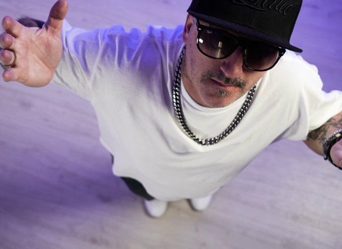 Prhome riporta il peso dell’immagine: “Prometeo” è anche visione