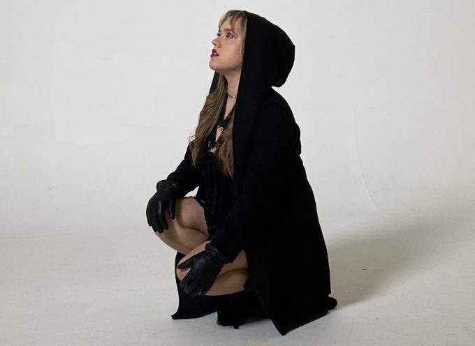 Jey, dalla lirica al rap passando per rock e reggaeton: fuori il primo EP “Dies Irae”